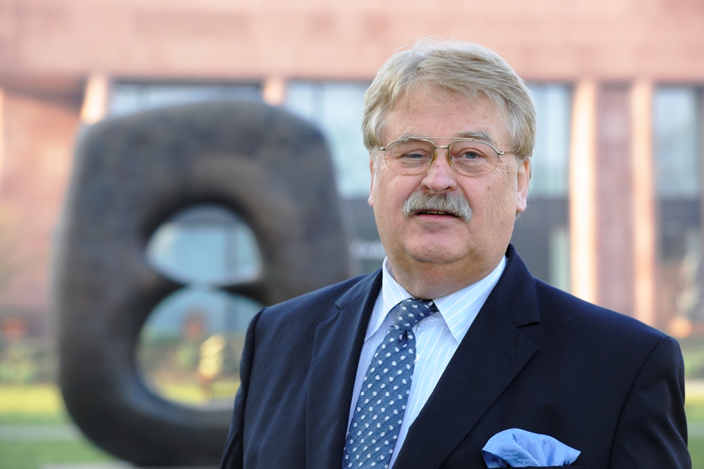 Herzlichen Gl�ckwunsch, Elmar Brok! (Foto: CDU)