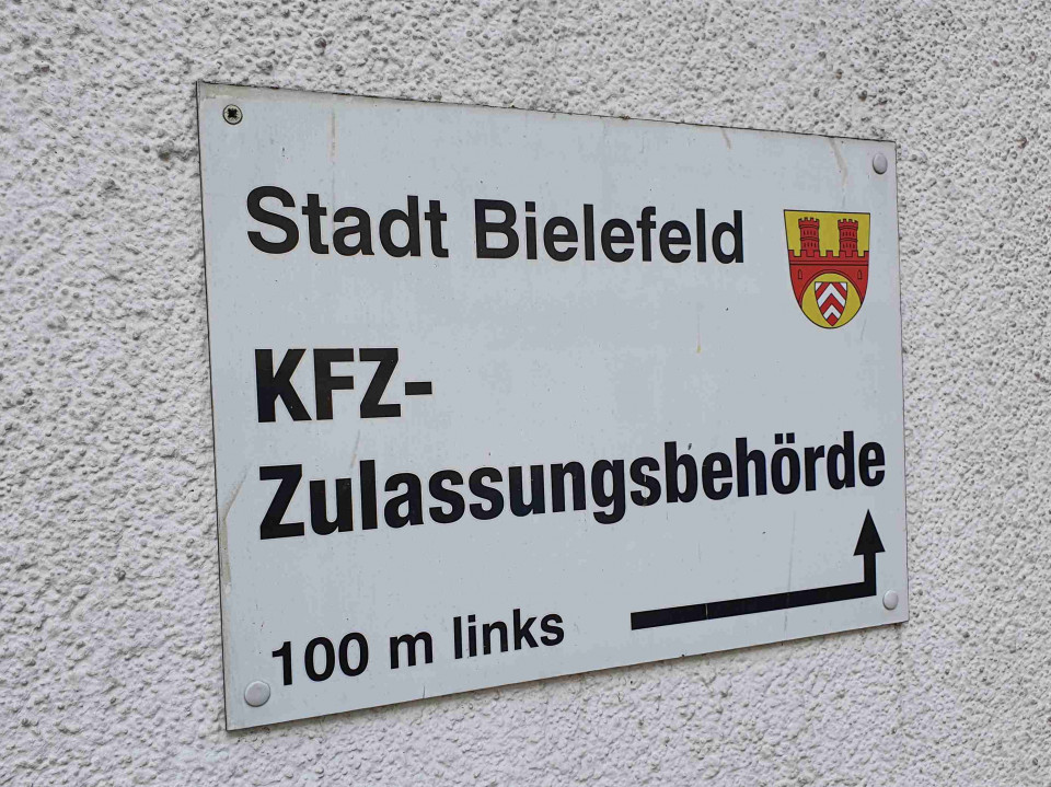 Schon wieder Probleme in der KfZ-Zulassungsstelle (Foto: Lange)